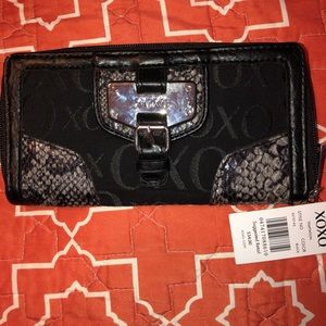 Brand new XOXO wallet